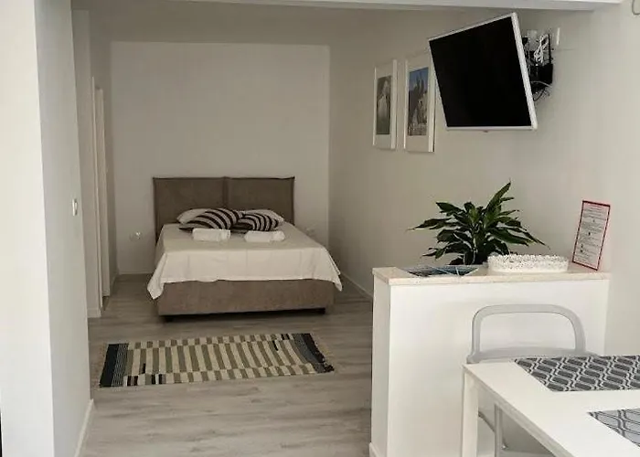 Apartma Bianco דירה פיראן